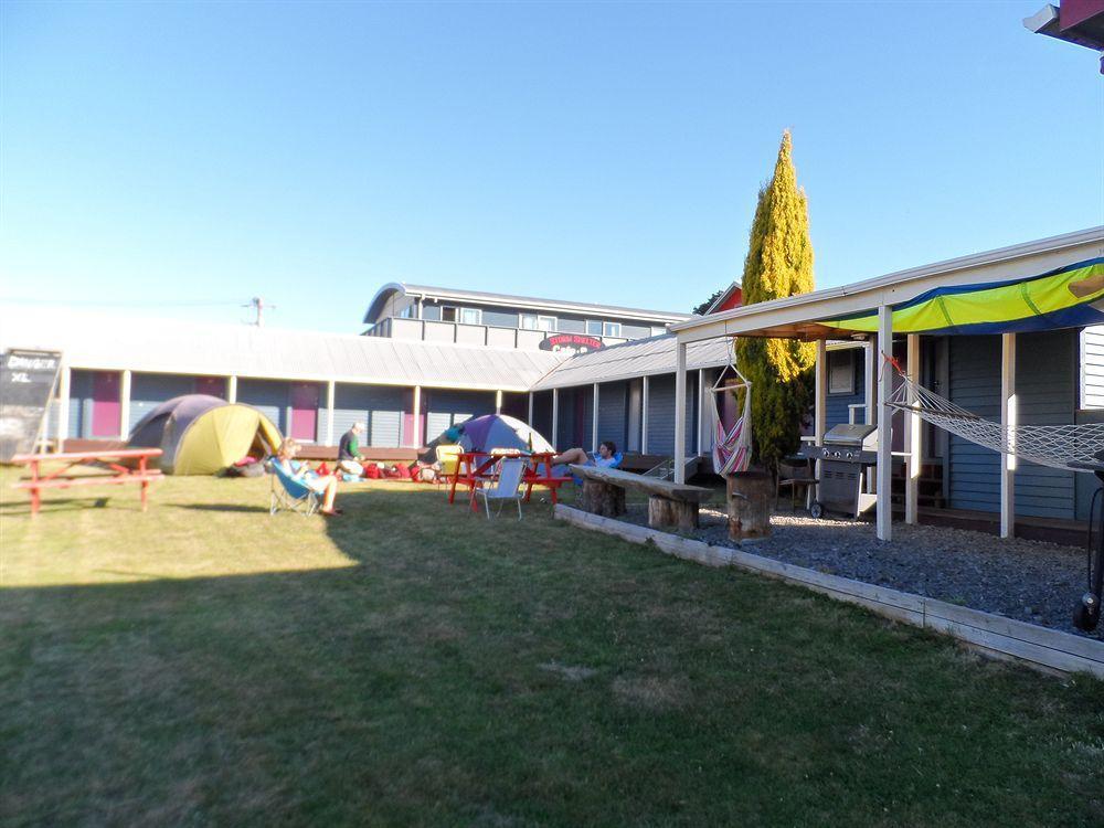 Lknz & Cafe Hostel *