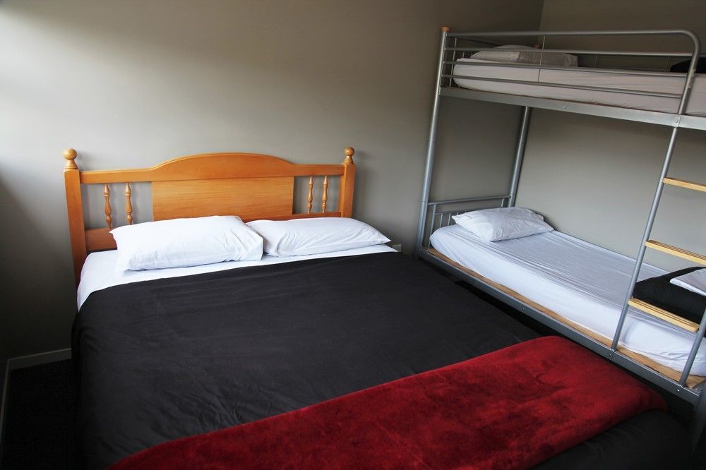 Lknz & Cafe Hostel *