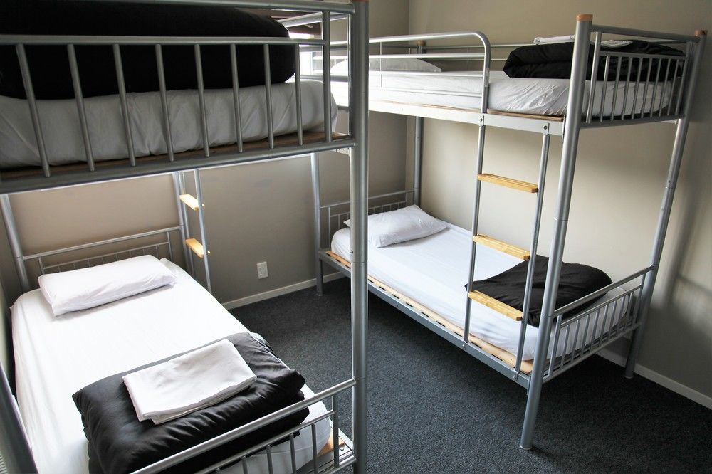 Lknz & Cafe Hostel *